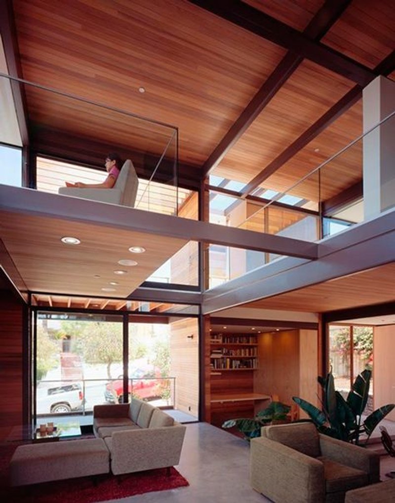 fotos de techos de madera en casa de dos pisos